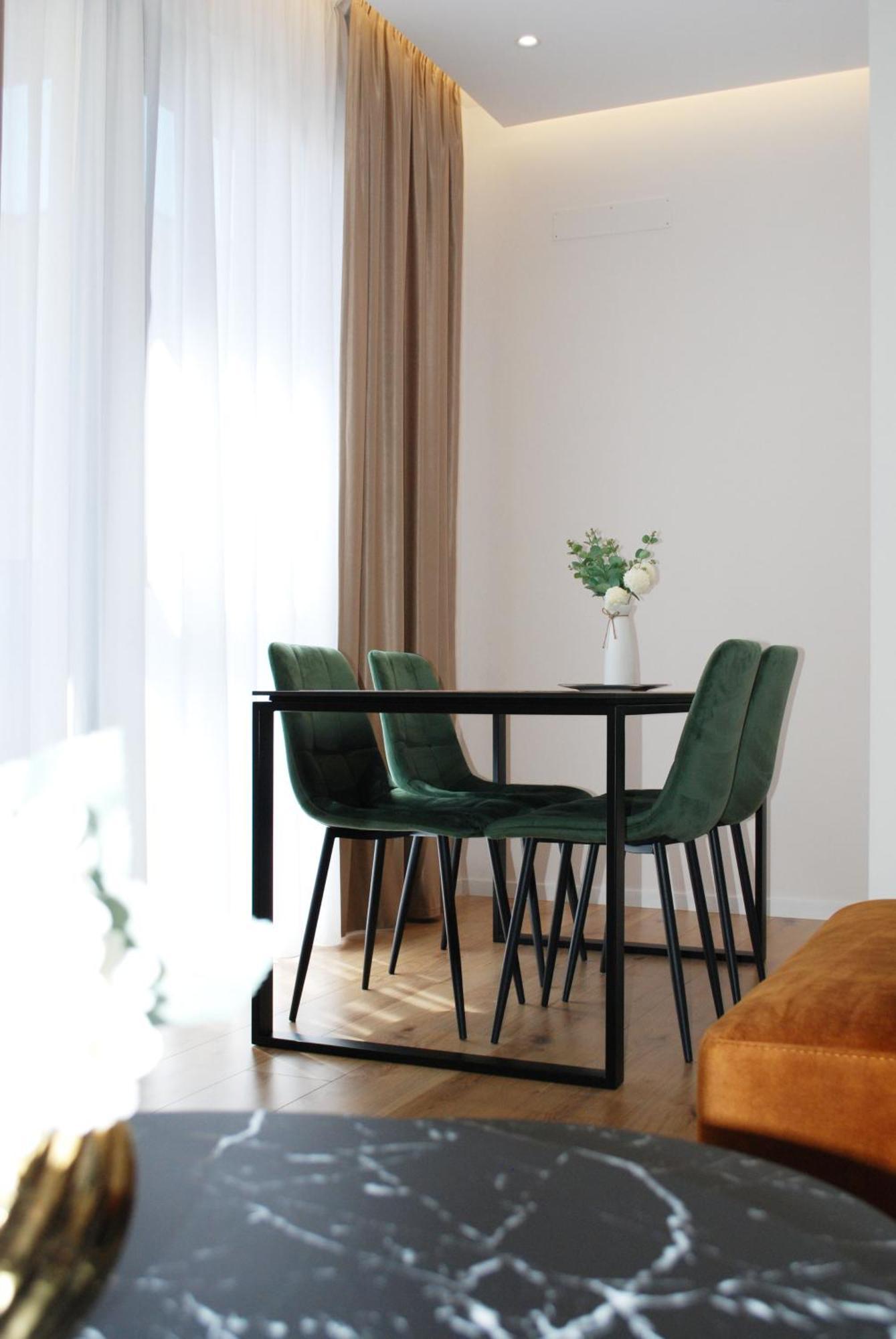 Apartament Lindi's 8/4 *