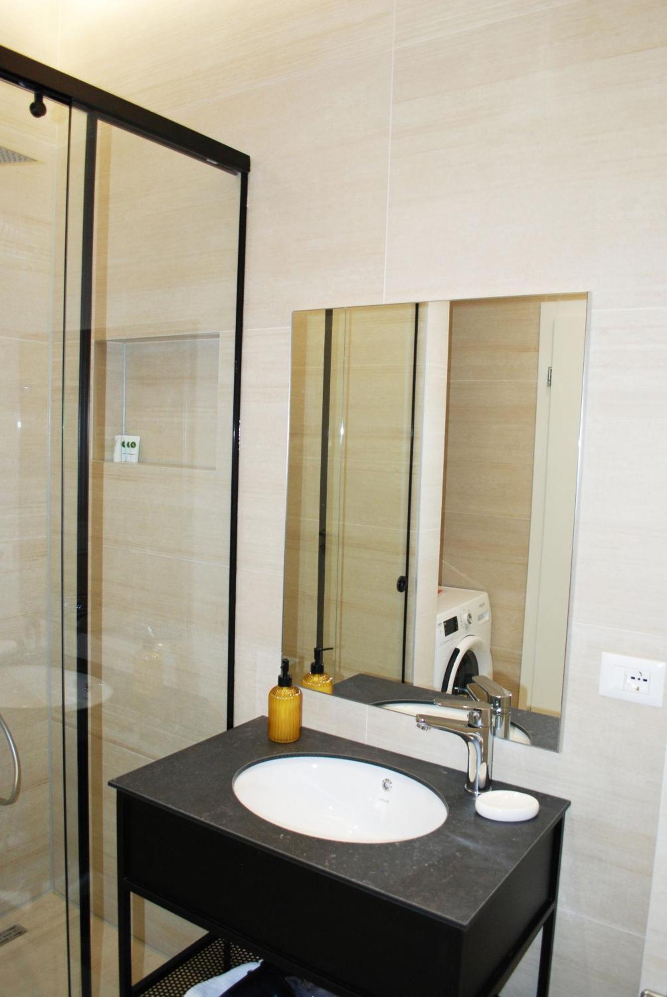 Lindi's 8/4 Apartament Tirana